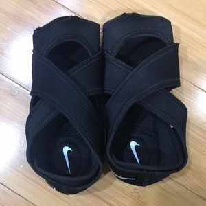 Nike Studio Wrap Yoga or Pilates